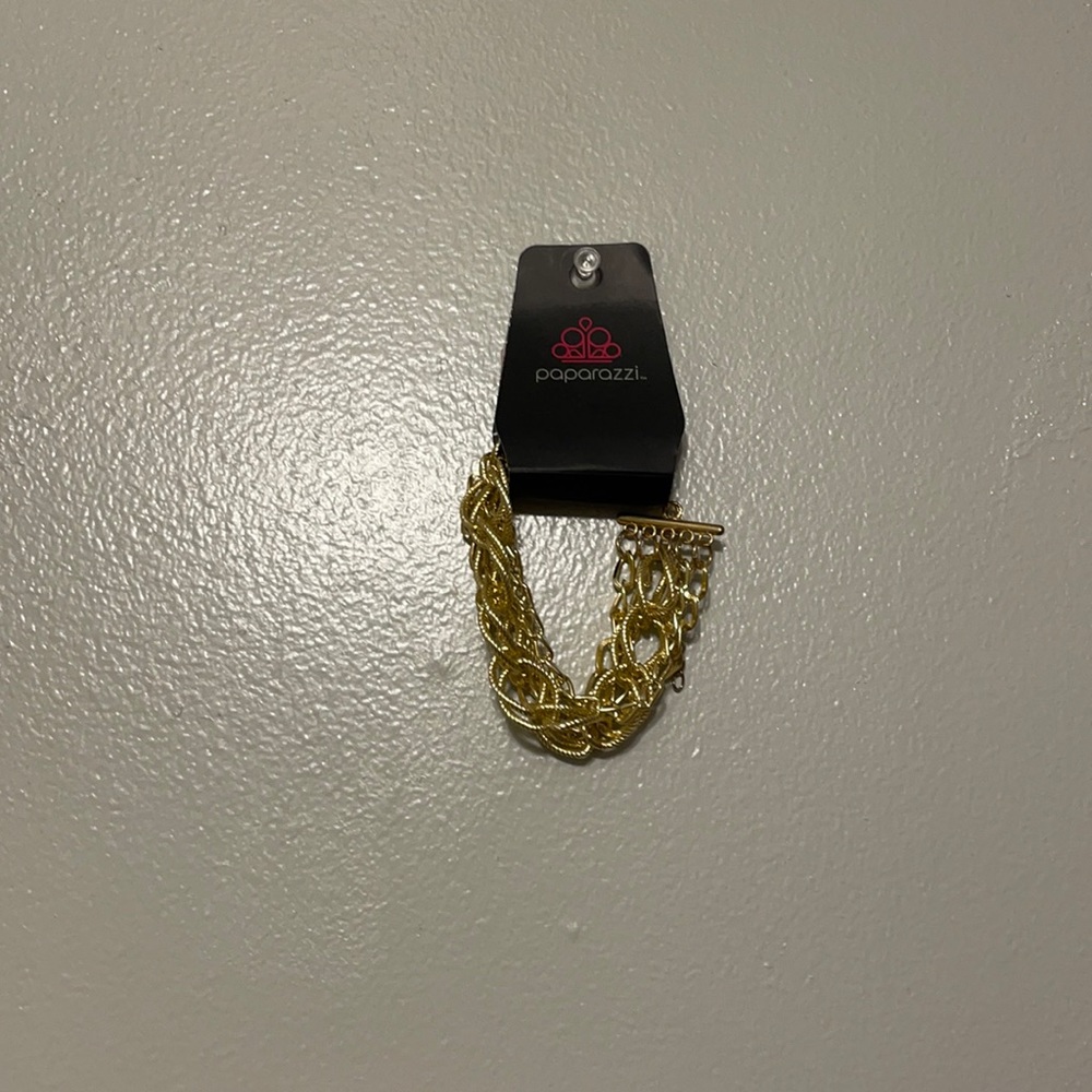 Paparazzi gold layered bracelet